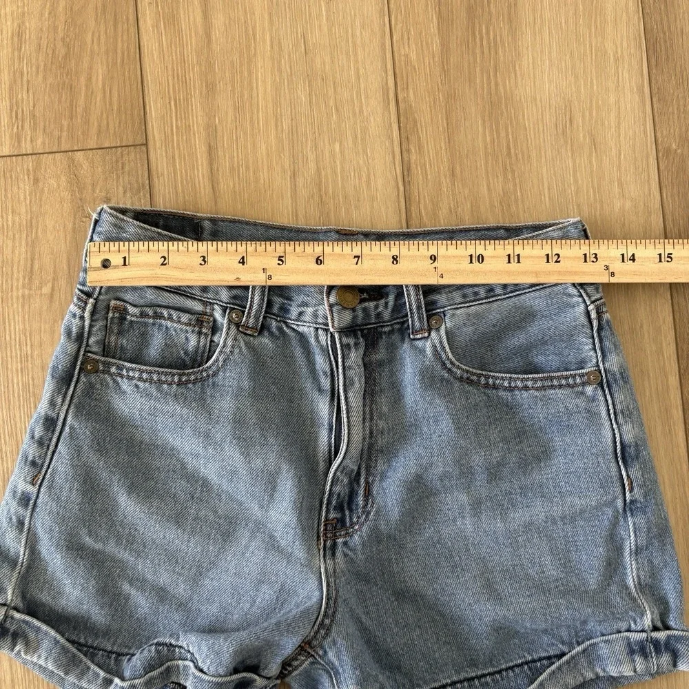 American Eagle Mom Shorts Women's Size 2 High‎ Rise Cuffed Denim Jean